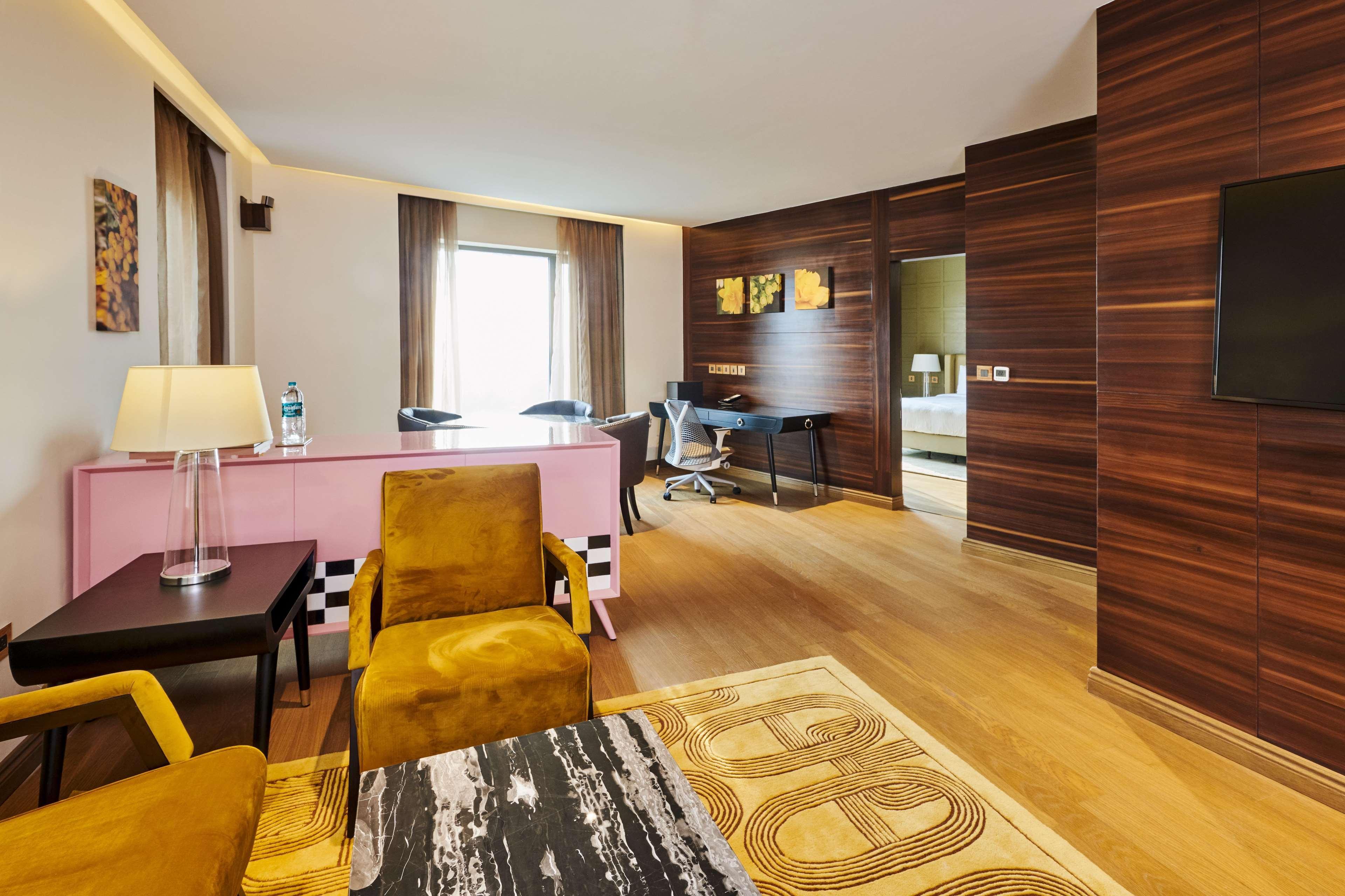 Hilton Garden Inn Lakhnau Kültér fotó