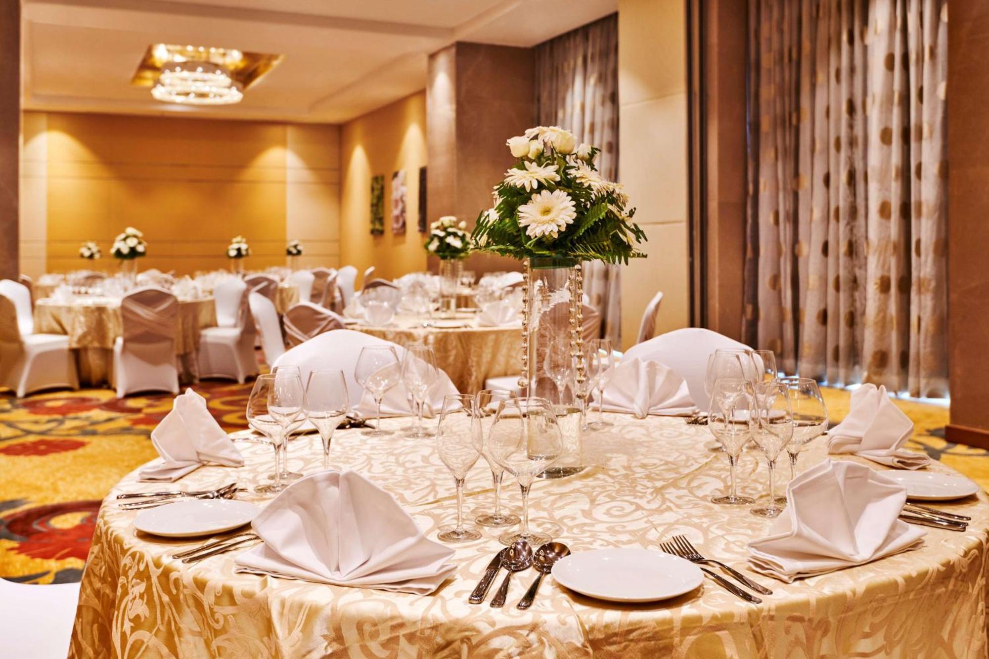 Hilton Garden Inn Lakhnau Kültér fotó