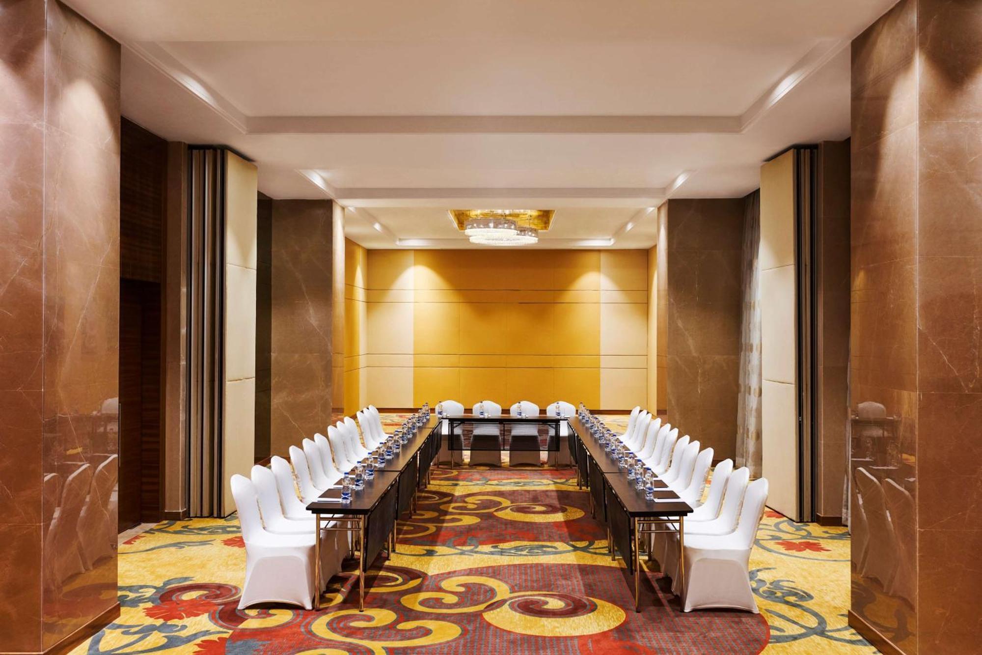Hilton Garden Inn Lakhnau Kültér fotó