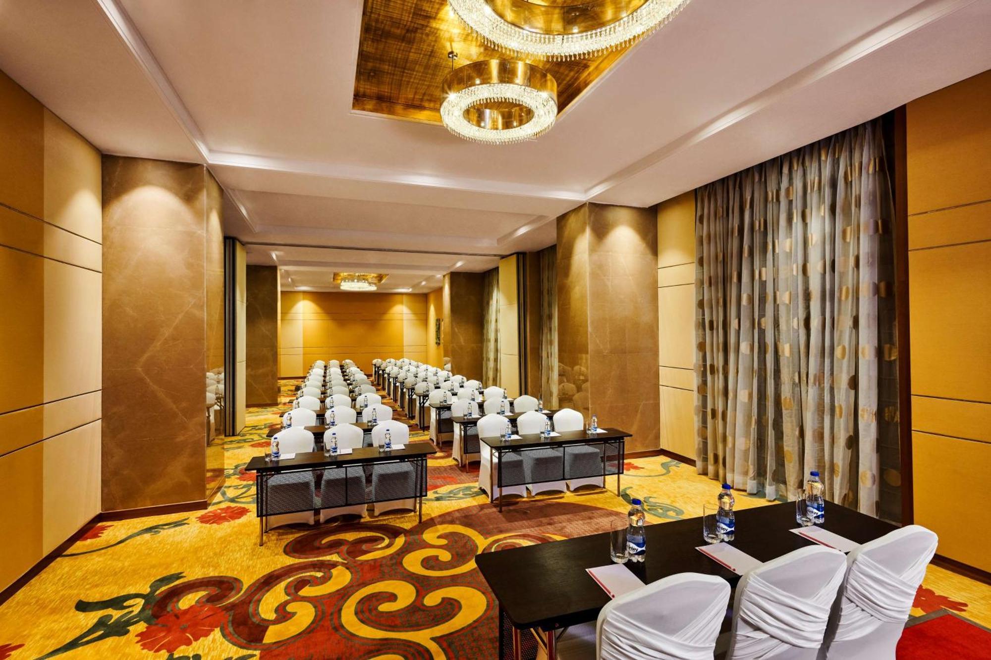 Hilton Garden Inn Lakhnau Kültér fotó