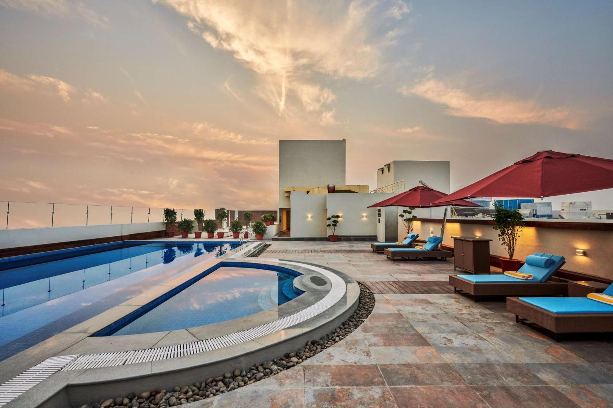 Hilton Garden Inn Lakhnau Kültér fotó