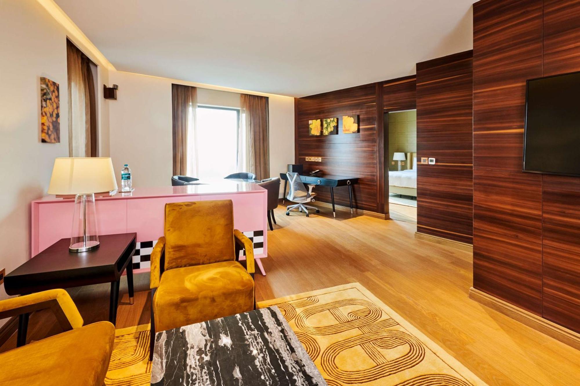 Hilton Garden Inn Lakhnau Kültér fotó