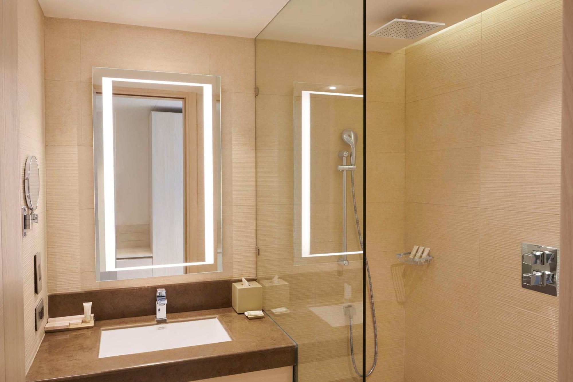 Hilton Garden Inn Lakhnau Kültér fotó